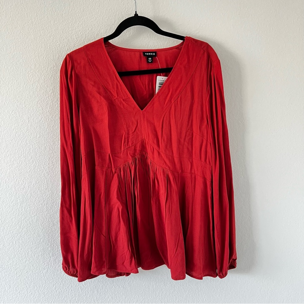 TORRID v neck long sleeve top NWT
